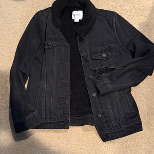 LIKE NEW women’s size XS Sherpa lined Black Denim Jacket